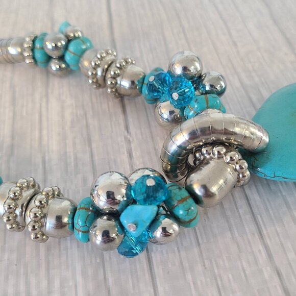 Chunky Howlite Turquoise Color Beaded Silver Tone Statement Necklace - Picture 10 of 11